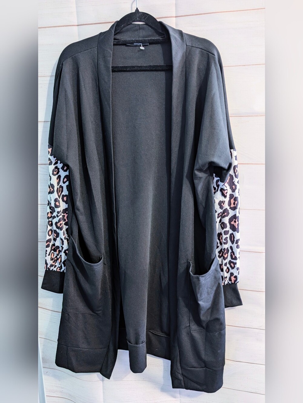 Nwot Floral Blooming Open-Front Cardigan/Blazer with Leopard Sleeve Detail 2X